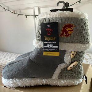 USC slipper boots